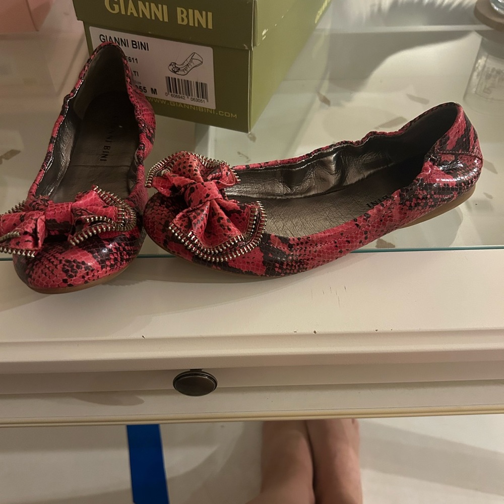 Gianni Bini Flats